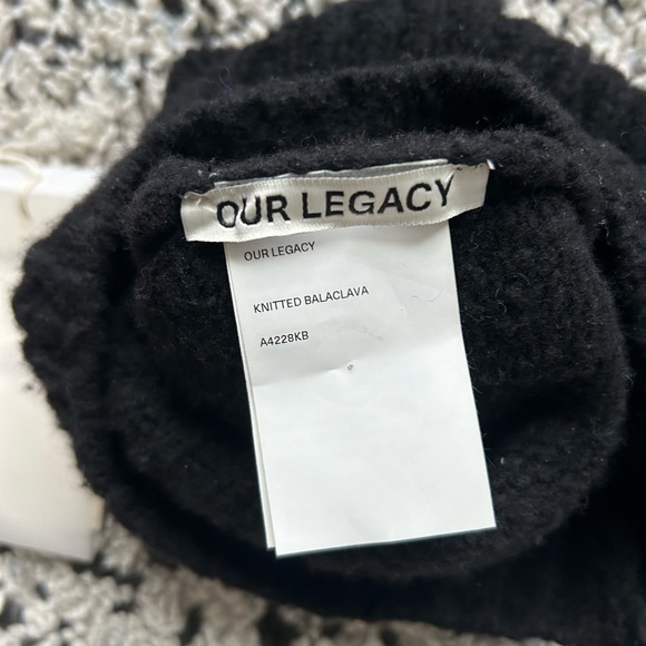 OUR LEGACY KNITTED BALACLAVA
Black Chunky Merino - Picture 6 of 9